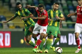 BENFICA GOLEIA TONDELA E SOMA PRIMEIRA VITÓRIA FORA NA I LIGA