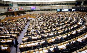 PARLAMENTO EUROPEU QUER CONTROLOS EXAUSTIVOS NO SETOR AUTOMÓVEL