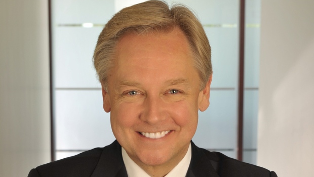 Michael Friisdahl nesta foto (biografia) da Air Canada