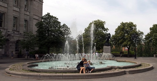 Mais turistas americanos visitaram Montreal, no verão de 2015 do que no ano anterior, de acordo com um novo estudo. (Ryan Remiorz / The Canadian Press)