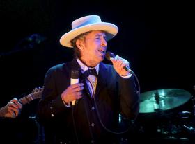 CANTOR NORTE-AMERICANO BOB DYLAN PEDE SEGURANÇA ARMADA PARA CONCERTOS EM ITÁLIA