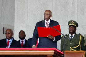 DESFILES E DISCURSO DE JOSÉ EDUARDO DOS SANTOS NO 40.ª ANIVERSÁRIO DA INDEPENDÊNCIA DE ANGOLA
