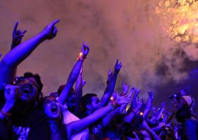 FATHER JOHN MISTY ATUARÁ NO FESTIVAL ALIVE 2016