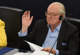 BUSCAS EM CASA DE JEAN-MARIE LE PEN POR SUSPEITA DE FRAUDE FISCAL