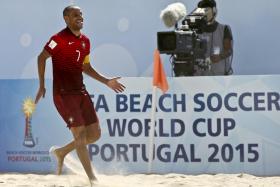 MADJER ELEITO MELHOR JOGADOR DO MUNDO DE FUTEBOL DE PRAIA DE 2015