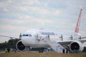 ADEPTOS DO FC PORTO ‘FORÇARAM’ ATERRAGEM EM ROMA E FORAM EXPULSOS DE AVIÃO