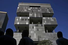 GREVE NA PETROBRAS PÕE EM CAUSA A EXPLORAÇÃO NO PRÉ-SAL NO BRASIL