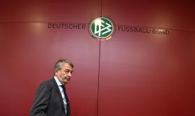 FIFA: BUSCAS NA FEDERAÇÃO ALEMÃ POR SUSPEITAS DE EVASÃO FISCAL E SUBORNOS