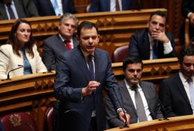 LUÍS MONTENEGRO REELEITO LÍDER PARLAMENTAR DO PSD COM 97,75% DOS VOTOS