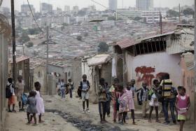 PROJETO DE FUNDAÇÃO DA UEFA APOIA CRIANÇAS DE RUA EM LUANDA