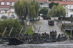 EXERCÍCIO MILITAR INSTALA PONTES DE ÚLTIMA GERAÇÃO PARA TRAVESSIA DO TEJO