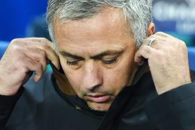 JOSÉ MOURINHO DISSE A ÁRBITROS DE JOGO COM WEST HAM QUE ERAM FRACOS