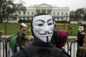 PARIS/ATENTADOS: ANONYMOUS AFIRMAM TER DESATIVADO MAIS DE 5.500 CONTAS ‘JIHADISTAS’
