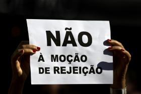 LÍDERES PARLAMENTARES DO PSD E CDS-PP JUNTAM-SE A MANIFESTANTES A FAVOR DO GOVERNO