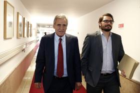 GOVERNO: ENTENDIMENTO PS-BE-PCP-PEV ASSINADO ÀS 13:45 E DIVULGADO A PARTIR DAS 14:00