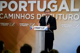 GOVERNO: PASSOS DESAFIA PS A FAZER REVISÃO CONSTITUCIONAL PARA PERMITIR NOVAS ELEIÇÕES