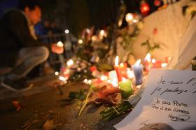 PARIS/ATENTADOS: OITO ESTRANGEIROS IDENTIFICADOS ATÉ AGORA ENTRE OS 128 MORTOS