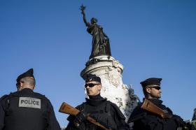 PARIS/ATENTADOS: 23 PESSOAS DETIDAS E 31 ARMAS APREENDIDAS – MINISTRO DO INTERIOR