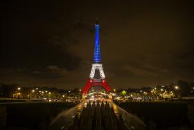 PARIS/ATENTADOS: FRANÇA VAI FALHAR METAS DO DÉFICE COM GASTOS EXTRAORDINÁRIOS