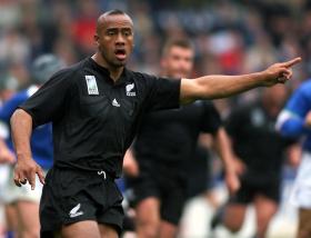 NOVA ZELÂNDIA HOMENAGEIA LENDA DO RÂGUEBI JONAH LOMU COM CERIMÓNIA EM ESTÁDIO