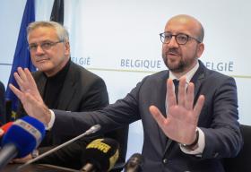 PARIS/ATENTADOS: NÍVEL DE ALERTA MÁXIMO MANTÉM-SE NA SEGUNDA-FEIRA — PM BELGA