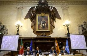 LÍDER PARLAMENTAR DO PSD DEFENDE QUE VALORES DEMOCRÁTICOS ESTÃO EM CRISE