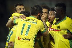 PAÇOS DE FERREIRA VENCE ESTORIL-PRAIA E SOBE A SEXTO DA I LIGA