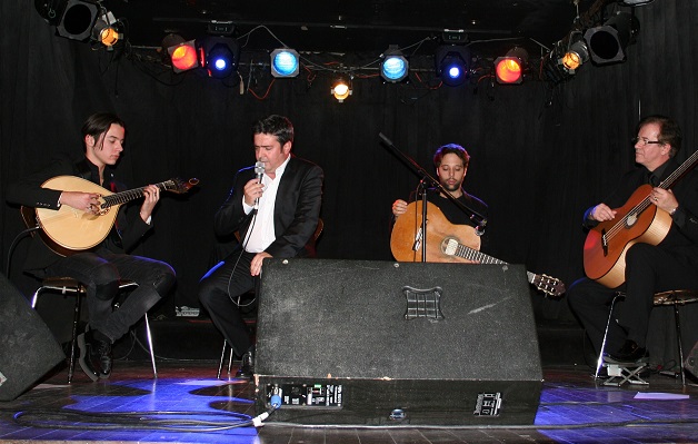 Helder Moutinho acompanhado em palco por Marco Oliveira, Micael Gomes e Hernani Raposo. LA/CMC