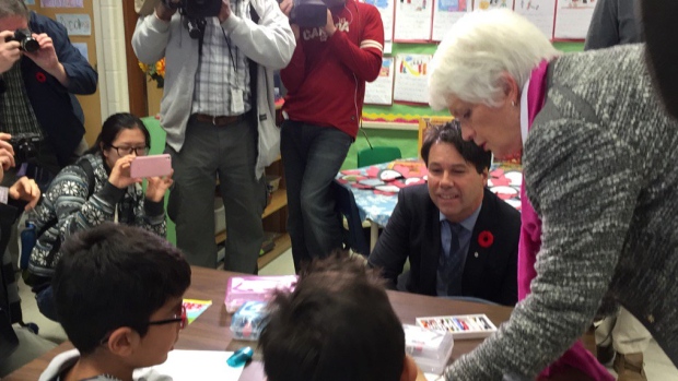 Sandals fez o anúncio na Davisville Junior Public School, que ela diz vai ter um novo edifício escolar através do financiamento. (Linda Ward / CBC News)