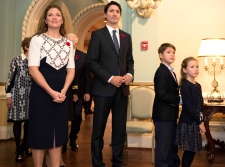 O primeiro-ministro Justin Trudeau realiza a sua primeira reunião do seu grupo parlamentar em Otava - 5 de novembro de 2015. The Canadian Press/Sean Kilpatrick
