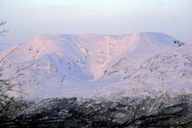 VÁRIAS PESSOAS ESTÃO DESAPARECIDAS DEVIDO A UMA AVALANCHE NA NORUEGA