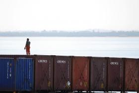 SINDICATO DOS ESTIVADORES PROLONGA GREVE NO PORTO DE LISBOA ATÉ AO FINAL DE JANEIRO