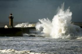 DOZE DISTRITOS SOB AVISO DE VENTO FORTE E AGITAÇÃO MARÍTIMA ATÉ SEGUNDA-FEIRA