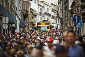 MAIS DE 2,2 MILHÕES DE PORTUGUESES VIVEM EM PRIVAÇÃO MATERIAL, MENOS 425 MIL FACE A 2014
