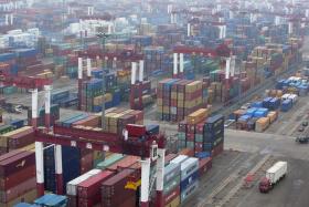 COMÉRCIO EXTERNO CHINÊS CAIU 4,5% EM NOVEMBRO