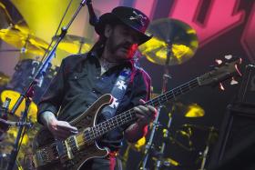 MORREU LEMMY KILMISTER, LÍDER DO GRUPO DE METAL BRITÂNICO MOTÖRHEAD