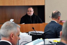 TRIBUNAL NEOZELANDÊS DÁ LUZ VERDE À EXTRADIÇÃO DE KIM DOTCOM PARA OS EUA