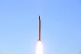 IRÃO NEGA ‘ROCKETS’ JUNTO A PORTA-AVIÕES DOS EUA