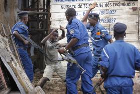 PELO MENOS 40 MORTOS A TIRO NAS RUAS DA CAPITAL DO BURUNDI – TESTEMUNHAS