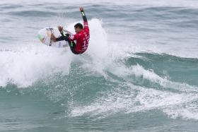 BRASILEIRO ADRIANO DE SOUZA PELA PRIMEIRA VEZ CAMPEÃO DO MUNDO DE SURF