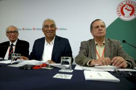 PS CONSIDERA QUE GARANTIA DE PASSOS SOBRE DÉFICE EM 2015 NÃO OFERECE SEGURANÇA
