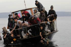 18 MIGRANTES MORRERAM AFOGADOS PERTO DA TURQUI A CAMINHO DA GRÉCIA