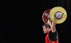 MINISTRO DOS DESPORTOS DA RÚSSIA DEFENDE HALTEROFILISTA SUSPENSO POR DOPING