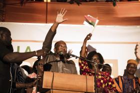 ROCH KABORÉ TOMA POSSE COMO PRESIDENTE DO BURKINA FASO