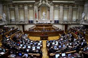 PARLAMENTO ELEGE HOJE CINCO REPRESENTANTES PARA O CONSELHO DE ESTADO