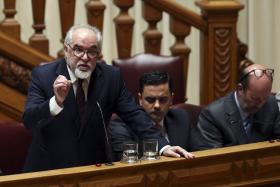 DEBATE PARA REVISÃO DOS RECIBOS VERDES JÁ ESTÁ A SER INICIADO – VIEIRA DA SILVA