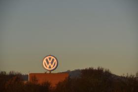 PARLAMENTO EUROPEU CRIA COMISSÃO DE INQUÉRITO A FALSIFICAÇÃO DE EMISSÕES DA VOLKSWAGEN