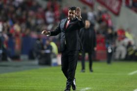 RUI VITÓRIA DIZ QUE BENFICA “VAI DEIXAR A PELE EM CAMPO” PARA VENCER RIO AVE