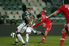 BENFICA DERROTA VITÓRIA DE SETÚBAL E CONSEGUE QUINTO TRIUNFO SEGUIDO NA I LIGA