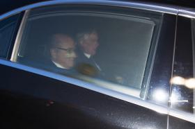 BLATTER DEIXA A SEDE DA FIFA SEM PRESTAR DECLARAÇÕES